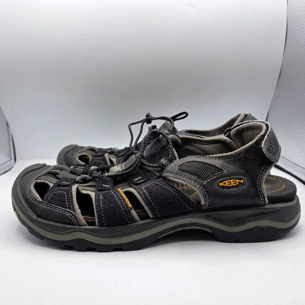 Keen Rialto Mens Size 11 Black Waterproof Closed Toe Sandals Beach Outdoor